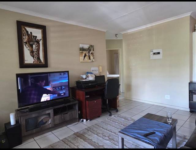 2 BEDROOM PROPERTY TO RENT IN FAERIE GLEN